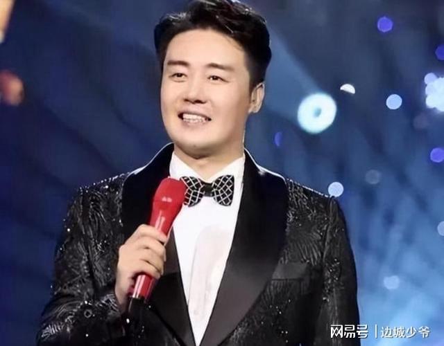 他被称为最帅男高音，却对未来充满迷茫，如今儿子成了他的期望